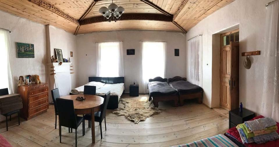 Erasti Guesthouse Usguli Kültér fotó